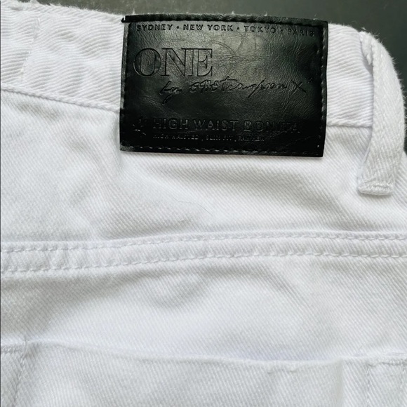 One Teaspoon White Denim Relaxed Fit Shorts Womens Sz 25 - Picture 3 of 5
